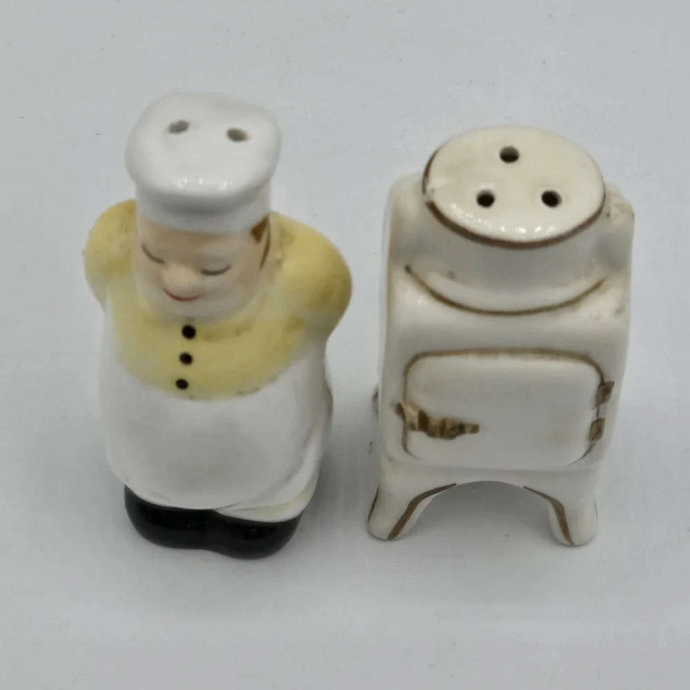 Vintage Chef Cook & Stove Salt Pepper Shaker Set Kitchen Novelty Ceramic